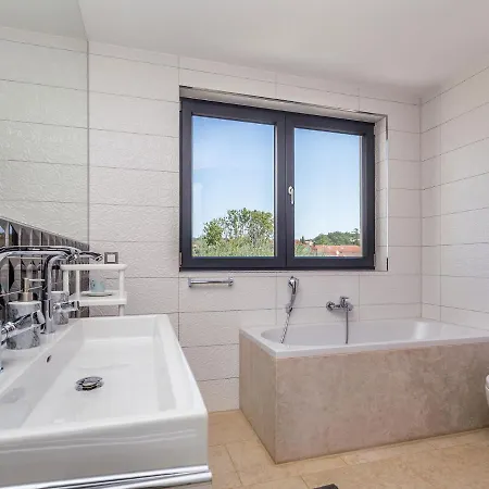 Wonderful Villa In Labinci - Kastelir With Swimming Pool * Kaštelir
