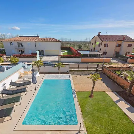 Wonderful Villa In Labinci - Kastelir With Swimming Pool Vila